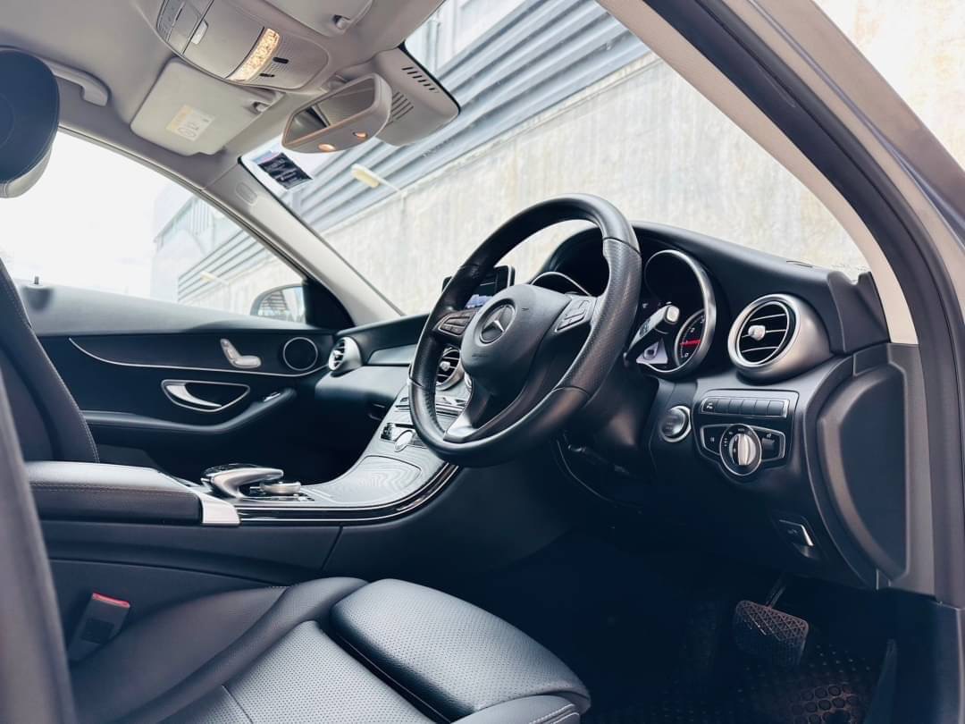 2018 Mercedes-Benz C-Class C 350 e AMG สีเทา (รูปที่ 7)