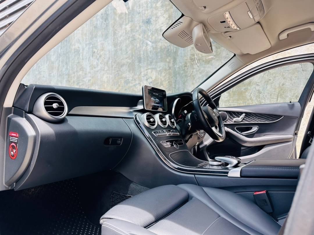 2018 Mercedes-Benz C-Class C 350 e AMG สีเทา (รูปที่ 12)