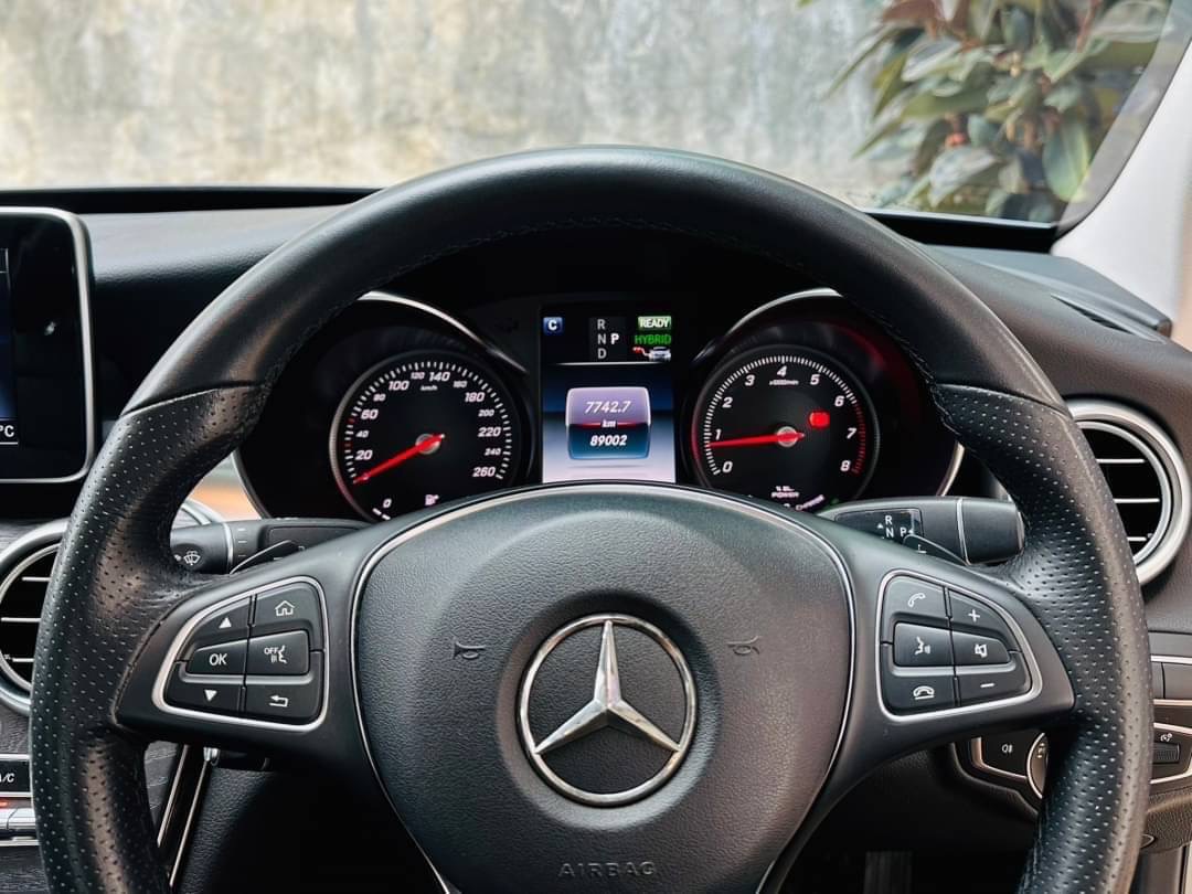 2018 Mercedes-Benz C-Class C 350 e AMG สีเทา (รูปที่ 14)