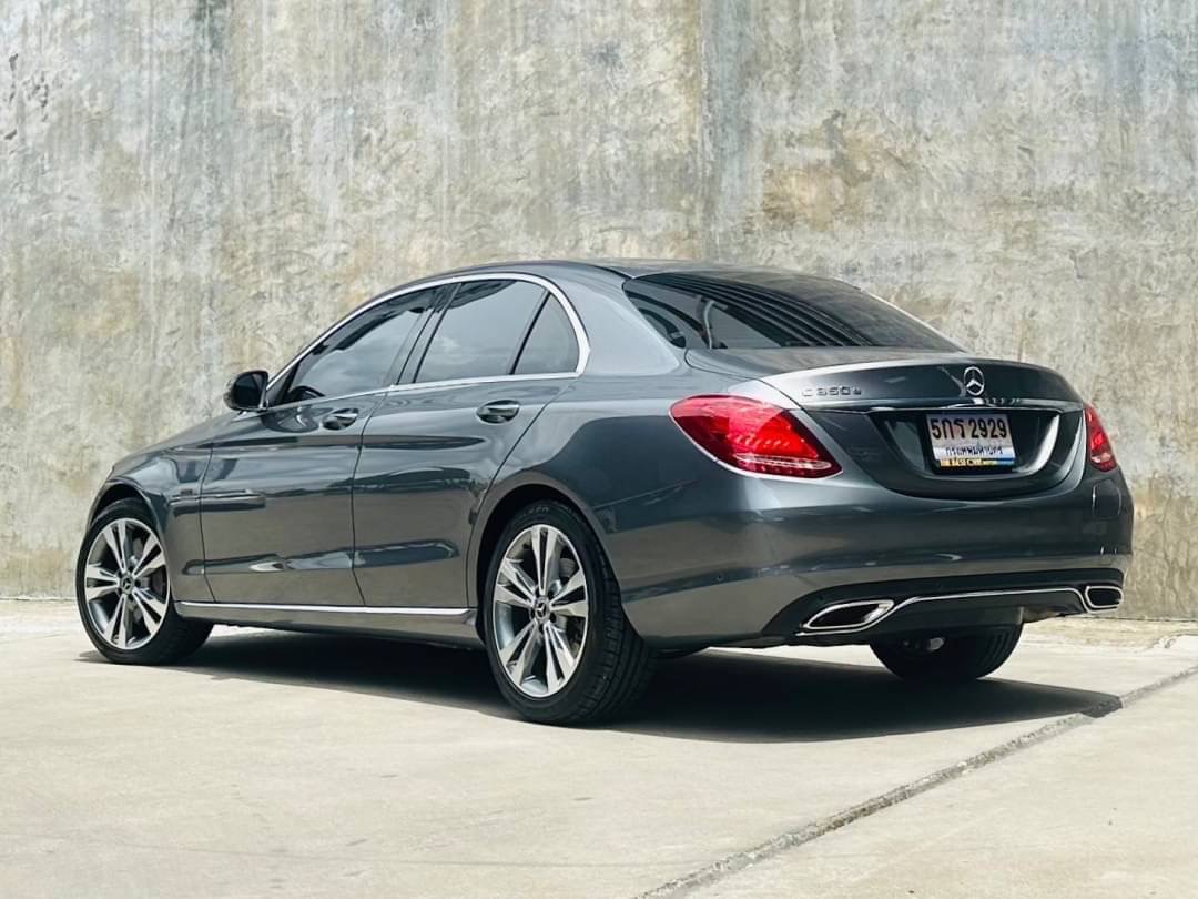 2018 Mercedes-Benz C-Class C 350 e AMG สีเทา (รูปที่ 6)