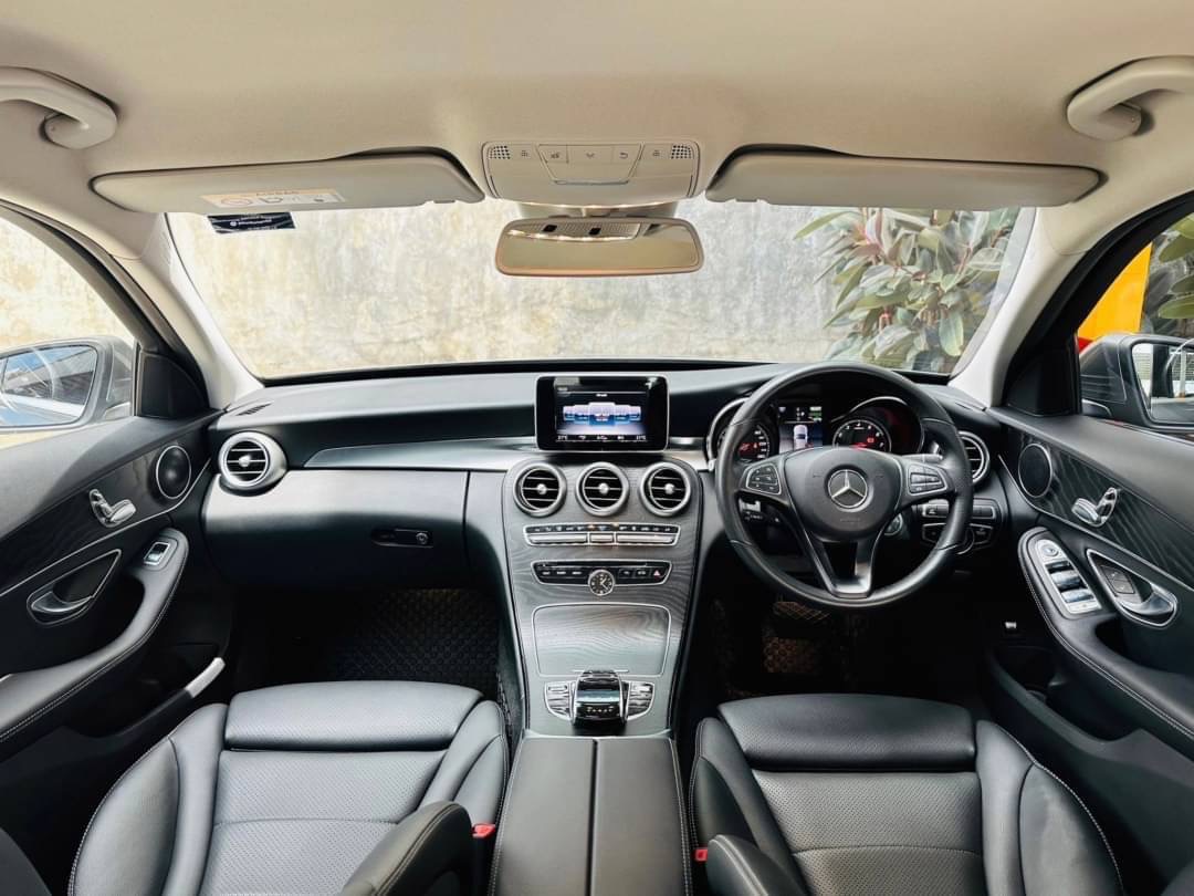 2018 Mercedes-Benz C-Class C 350 e AMG สีเทา (รูปที่ 8)