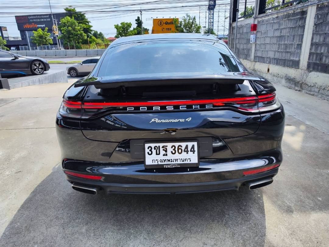 2021 Porsche Panamera สีดำ (รูปที่ 15)