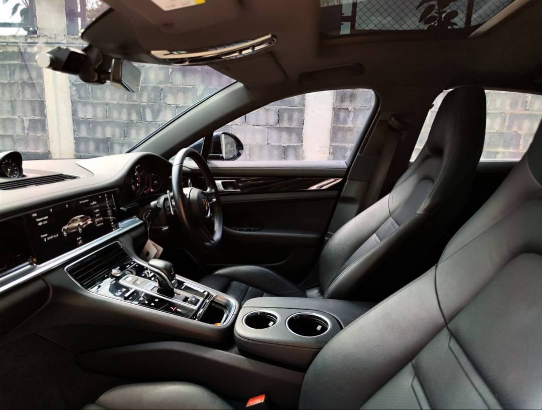 2021 Porsche Panamera สีดำ (รูปที่ 11)