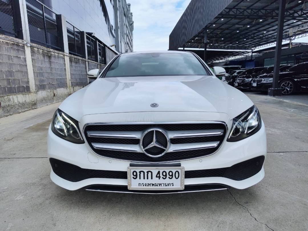 2018 Mercedes-Benz E-Class W213 E300e AMG สีขาว (รูปที่ 13)