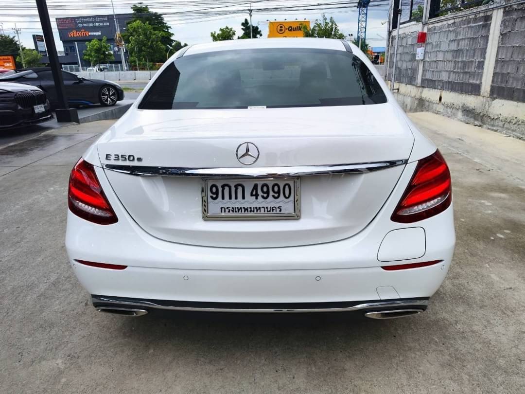 2018 Mercedes-Benz E-Class W213 E300e AMG สีขาว