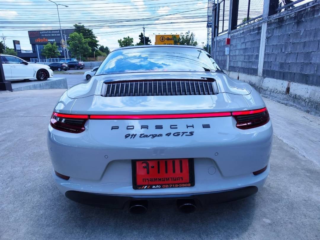 2018 Porsche 911.2 Carrera 4 GTS TAGA สีขาว (รูปที่ 4)