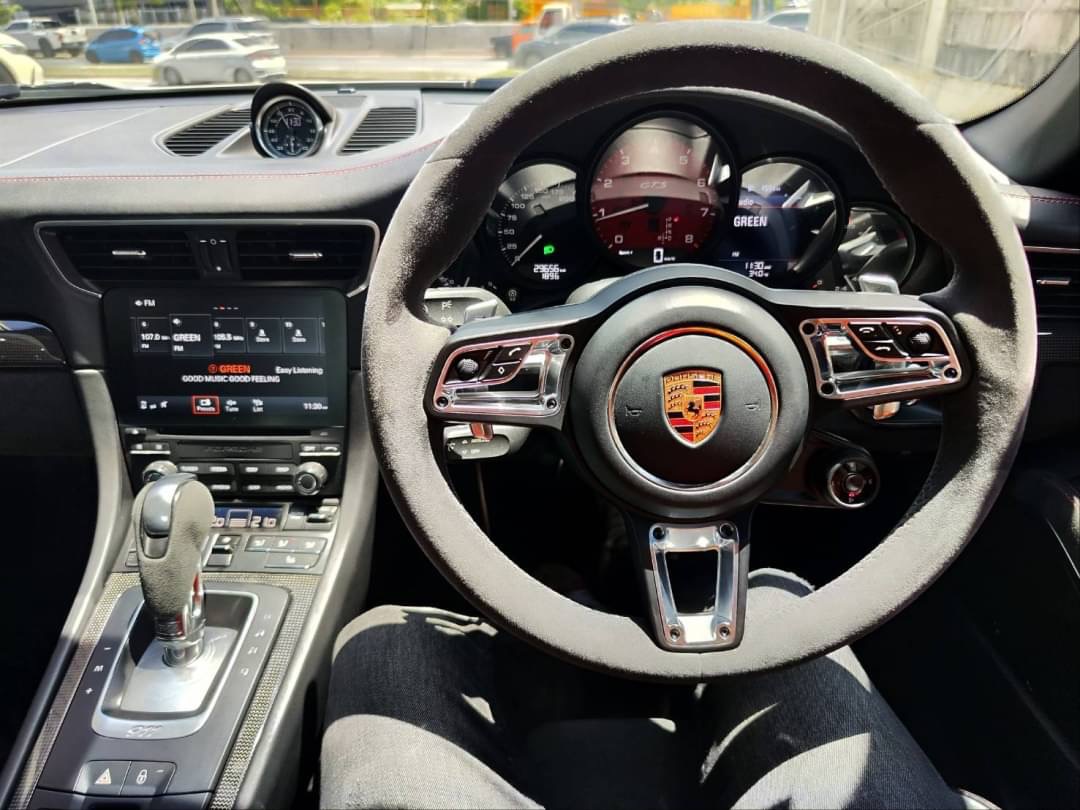 2018 Porsche 911.2 Carrera 4 GTS TAGA สีขาว (รูปที่ 15)