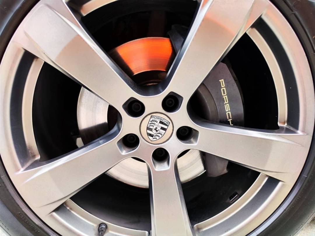 2022 Porsche Macan สีขาว (รูปที่ 15)