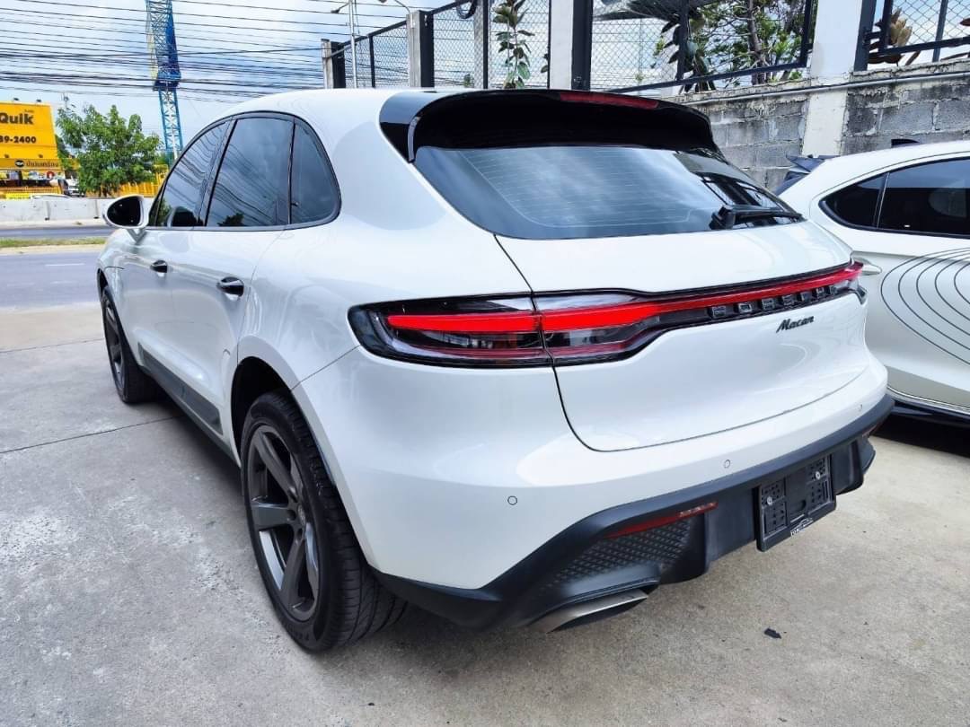 2022 Porsche Macan สีขาว (รูปที่ 19)