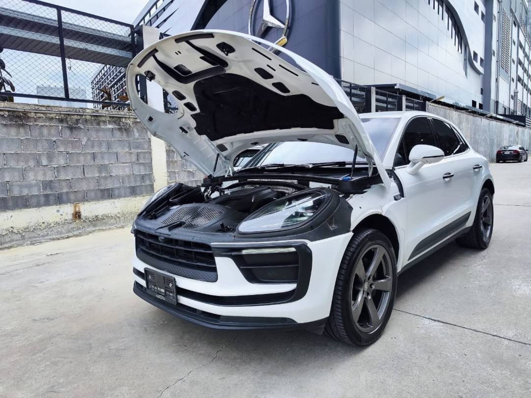2022 Porsche Macan สีขาว (รูปที่ 3)
