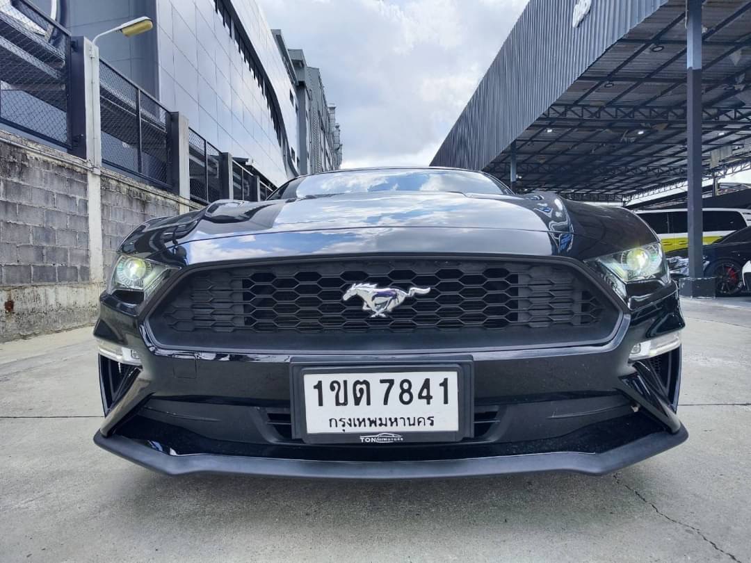 2020 Ford Mustang สีดำ (รูปที่ 2)