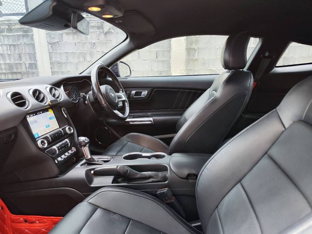 2020 Ford Mustang สีดำ (รูปที่ 9)