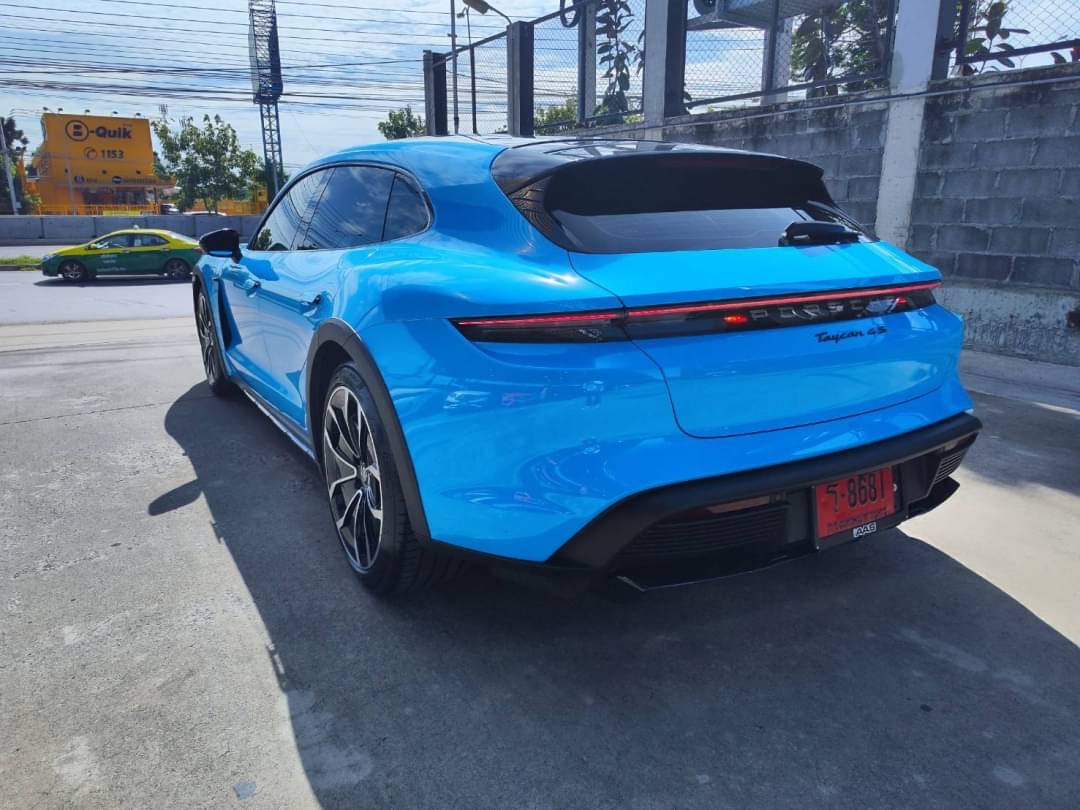 2023 Porsche Taycan สีฟ้า (รูปที่ 15)