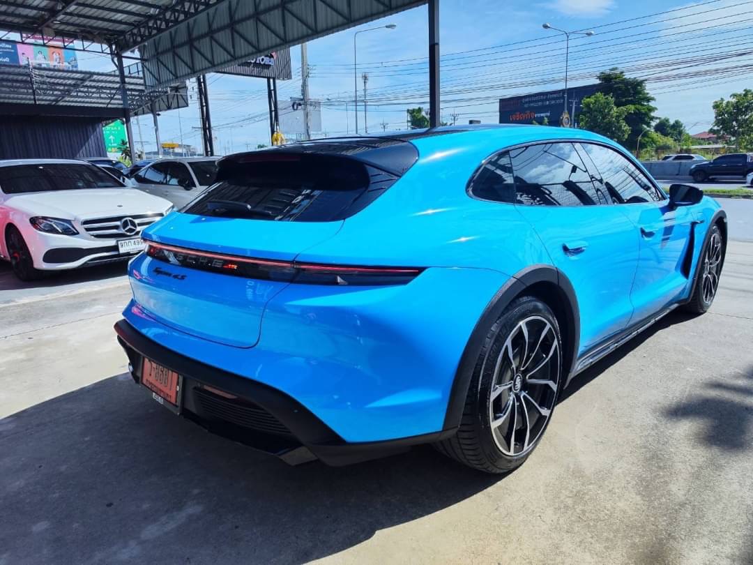 2023 Porsche Taycan สีฟ้า (รูปที่ 16)