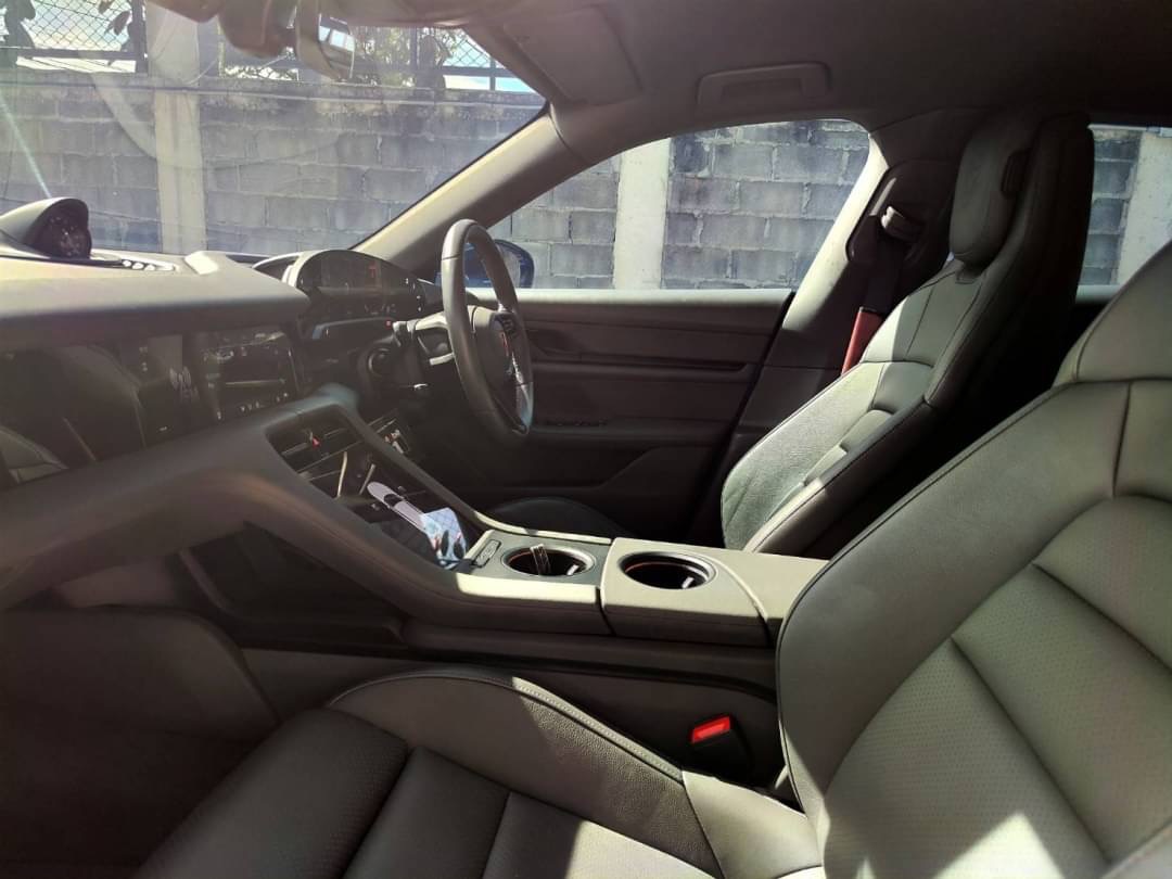 2023 Porsche Taycan สีฟ้า (รูปที่ 4)