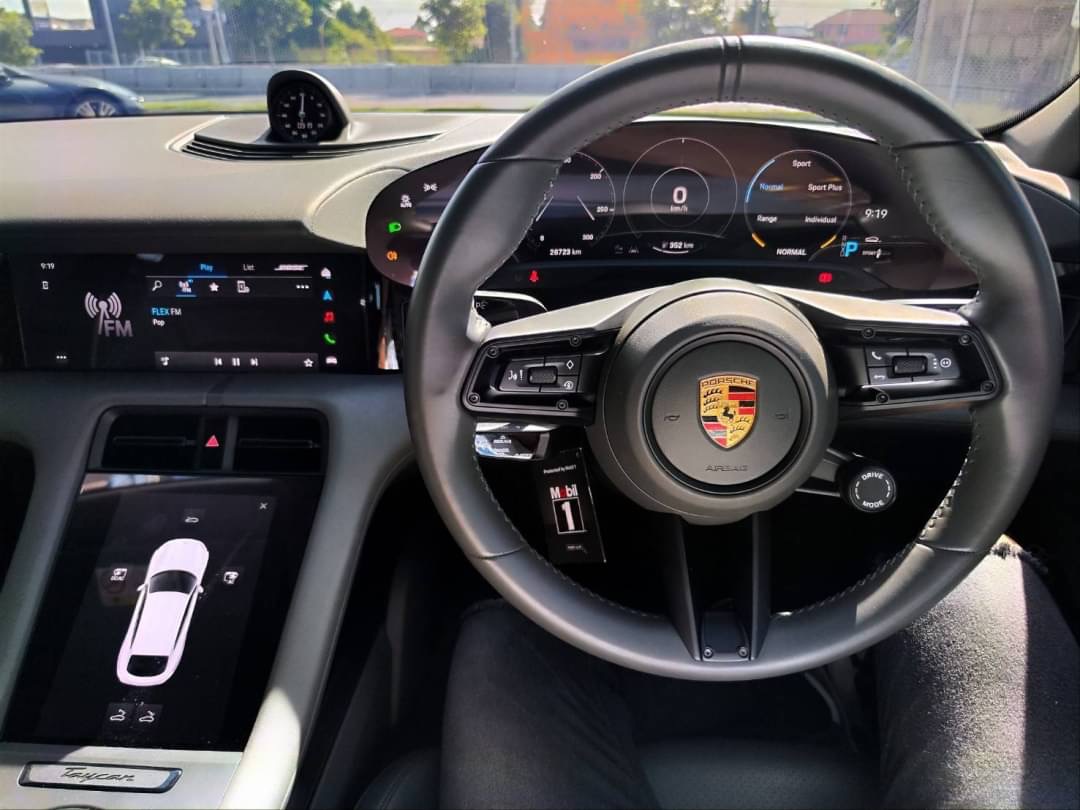 2023 Porsche Taycan สีฟ้า (รูปที่ 7)