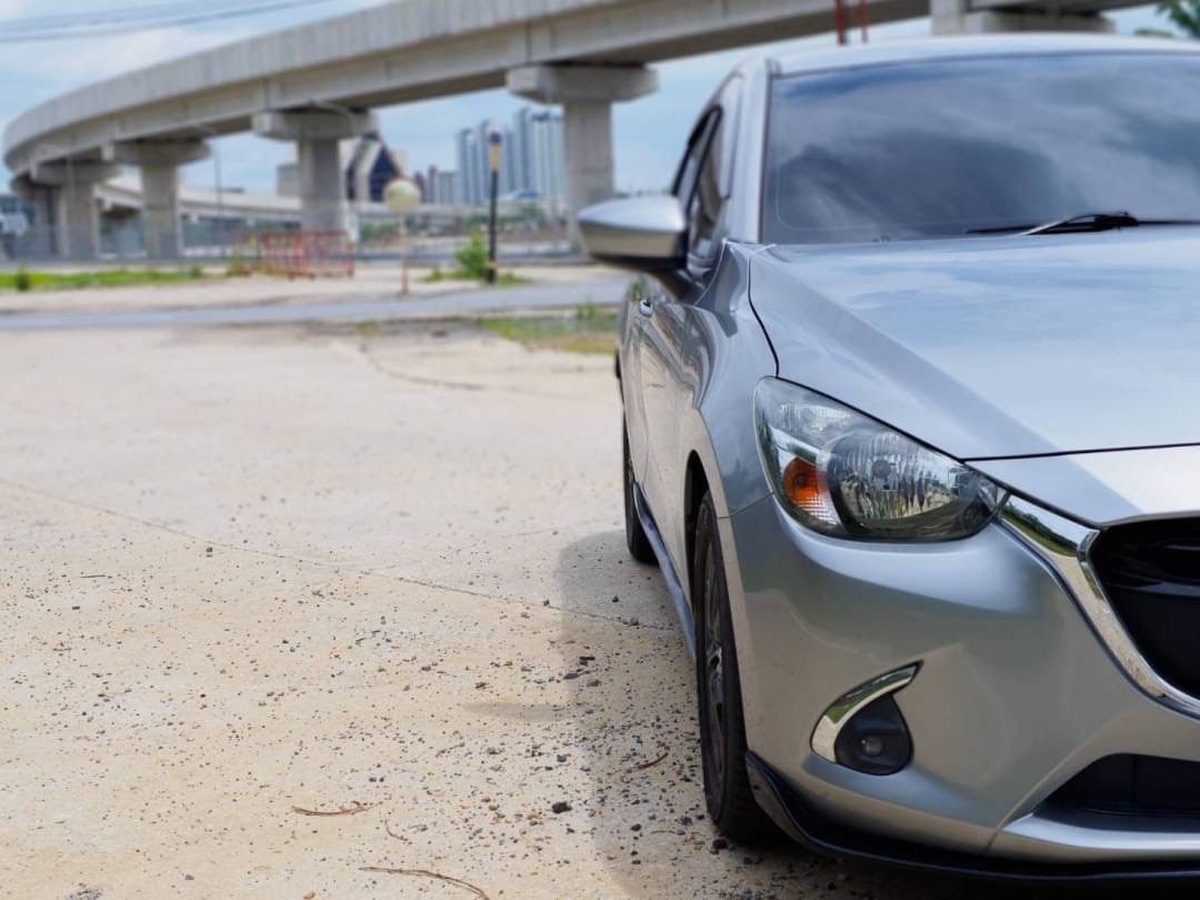 2018 Mazda 2 Hatchback (5 ประตู) สีเงิน