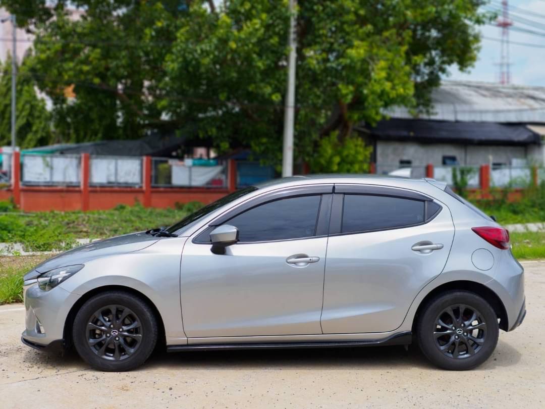 2018 Mazda 2 Hatchback (5 ประตู) สีเงิน