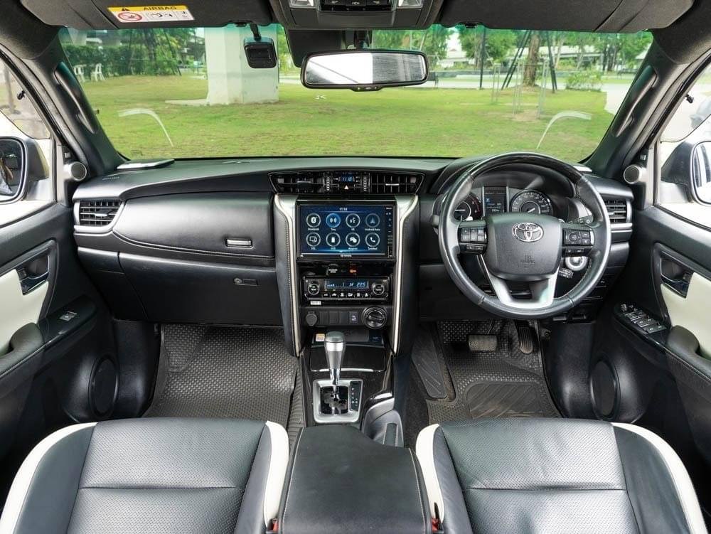 2022 Toyota Fortuner สีดำ (รูปที่ 15)