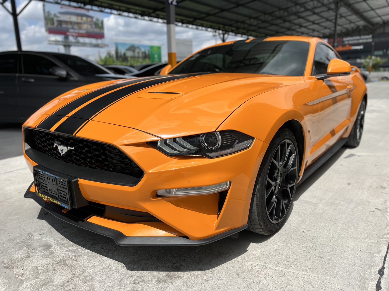 2020 Ford Mustang 2.3L สีส้ม (รูปที่ 2)