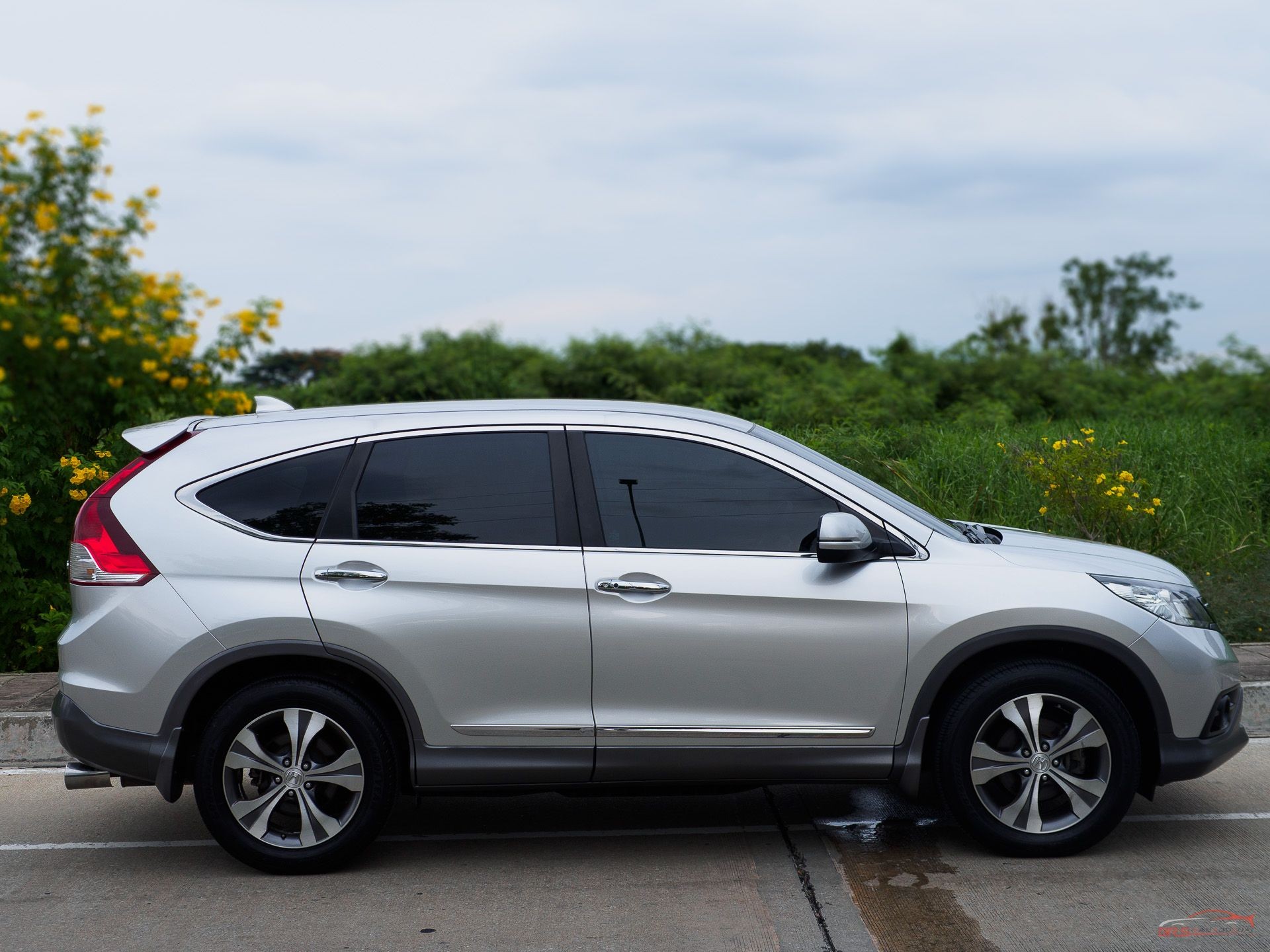 2013 Honda CR-V สีเงิน (รูปที่ 5)