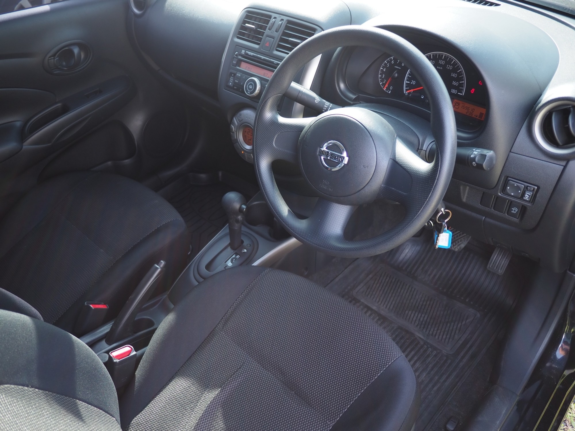 2012 Nissan Almera สีดำ (รูปที่ 18)