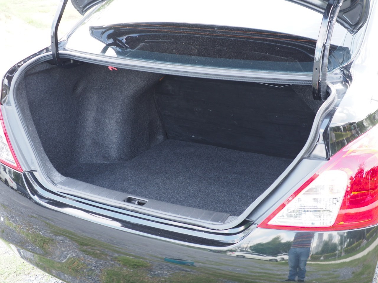 2012 Nissan Almera สีดำ (รูปที่ 15)
