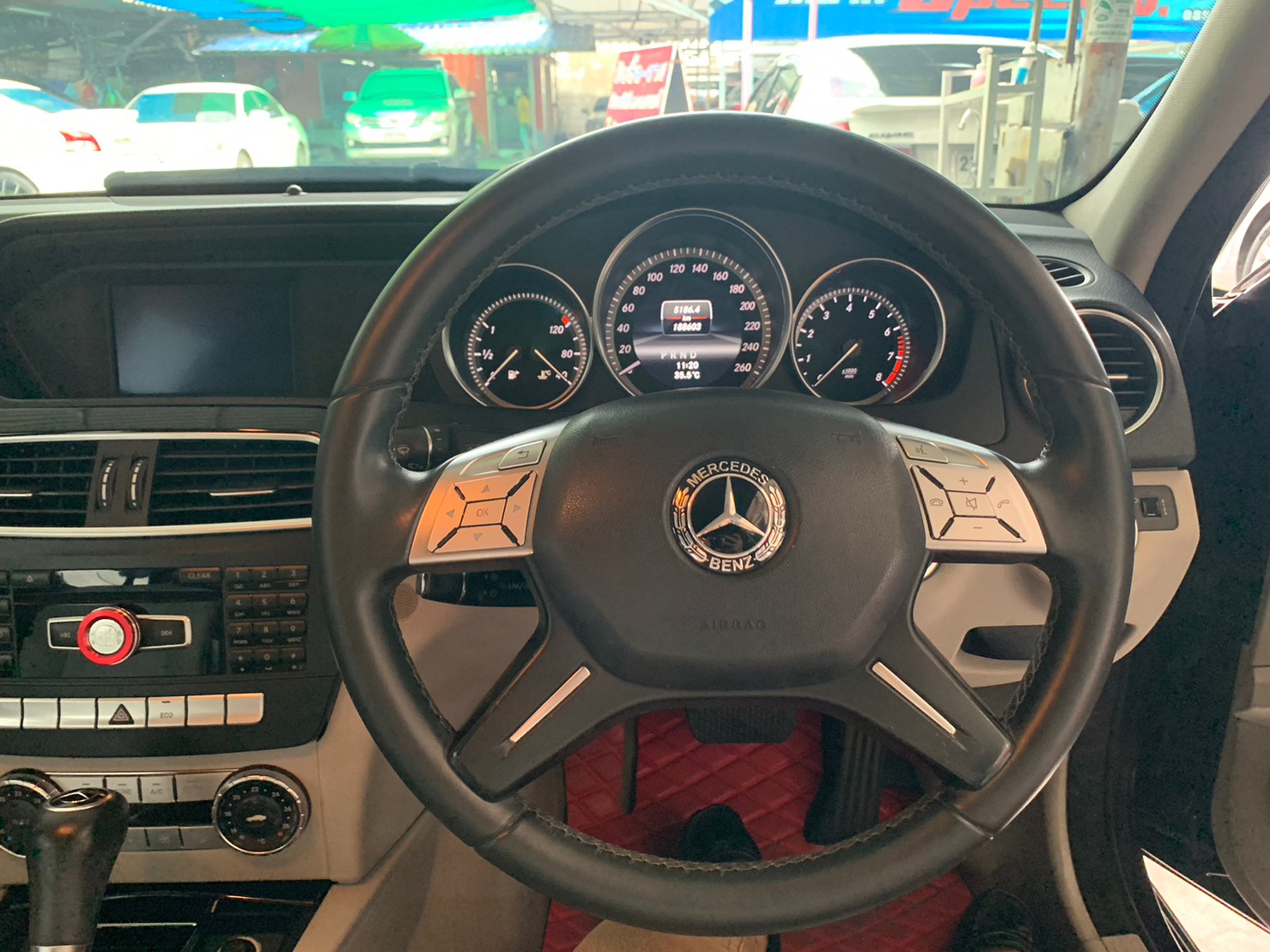 2012 Mercedes-Benz C-Class W205 C200 สีดำ (รูปที่ 2)