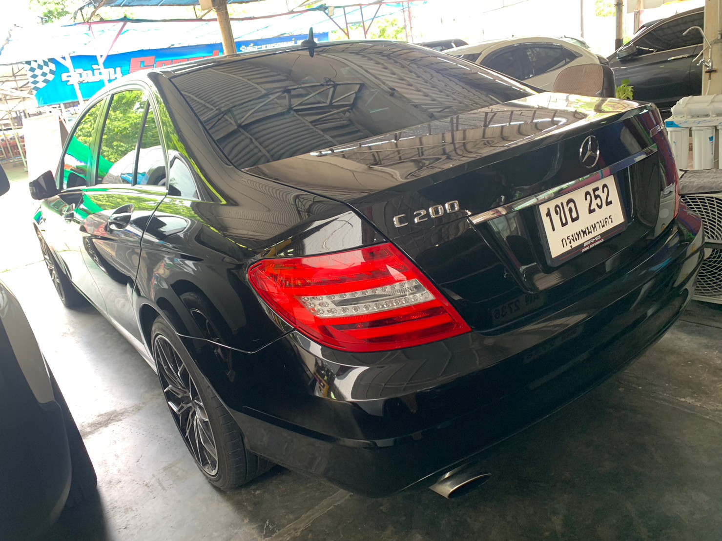 2012 Mercedes-Benz C-Class W205 C200 สีดำ (รูปที่ 15)