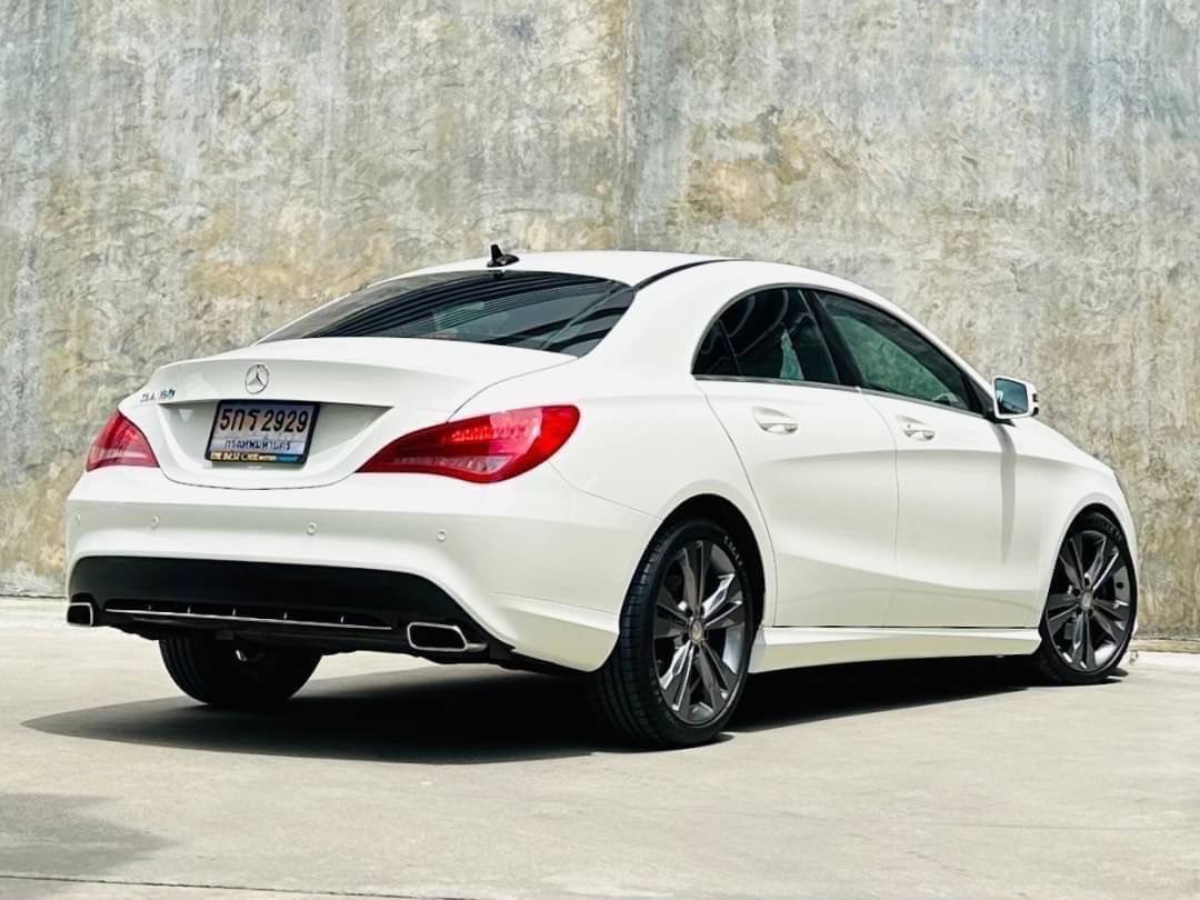 2015 Mercedes-Benz CLA-Class C117 CLA180 สีขาว (รูปที่ 5)