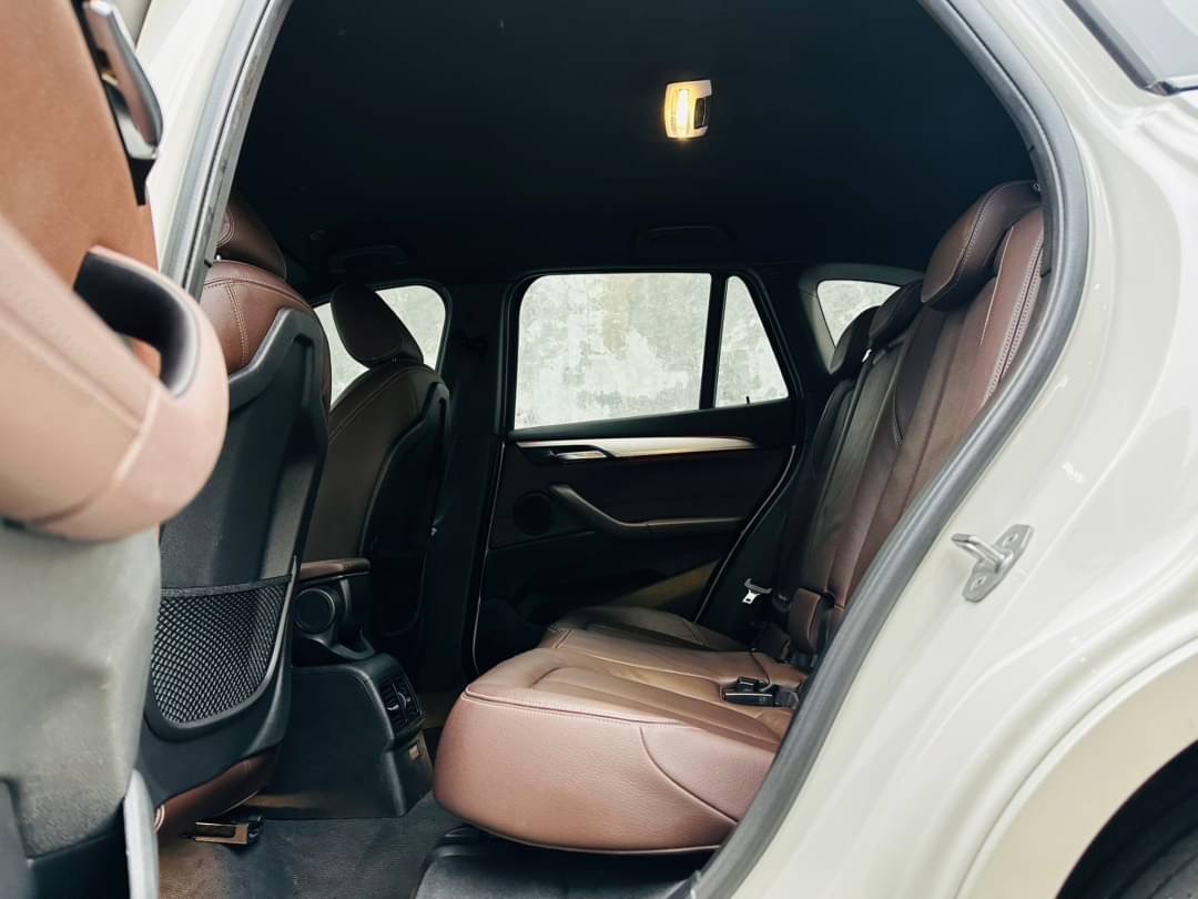 2020 BMW X1 F48 สีขาว (รูปที่ 17)