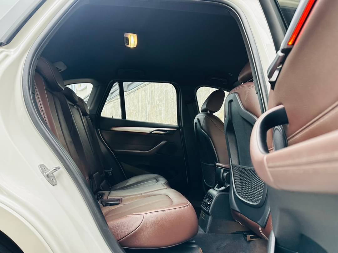 2020 BMW X1 F48 สีขาว (รูปที่ 11)
