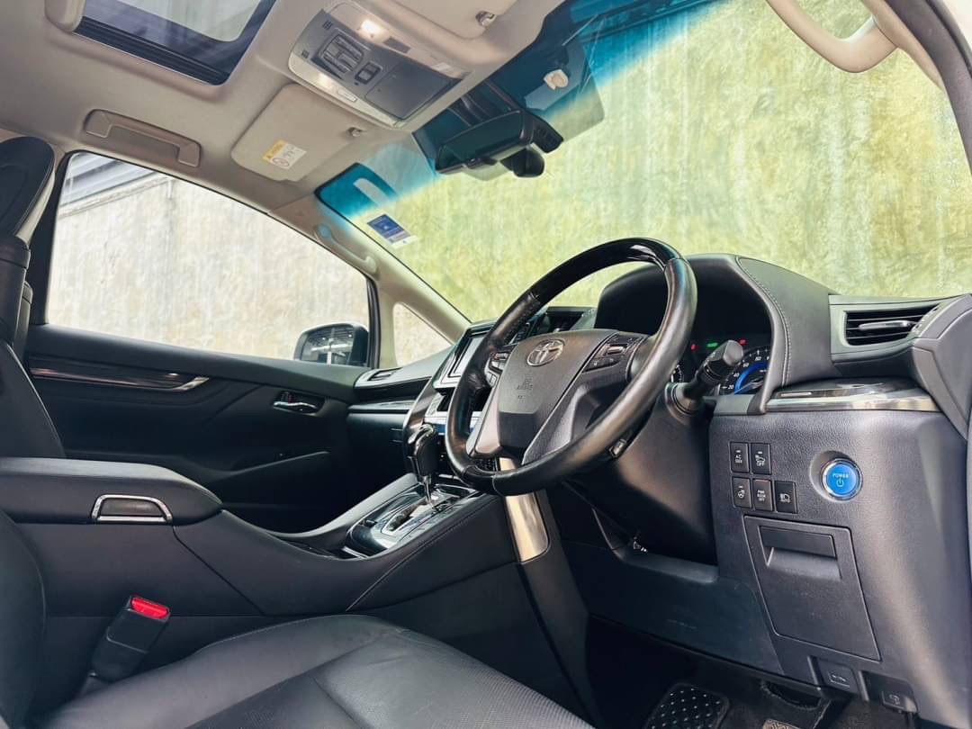 2016 Toyota Alphard สีขาว (รูปที่ 5)