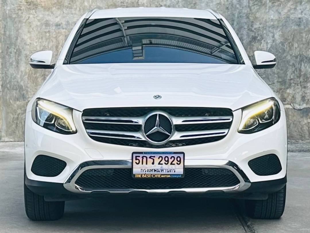 2019 Mercedes-Benz GLC-Class GLC 220 d สีขาว (รูปที่ 2)