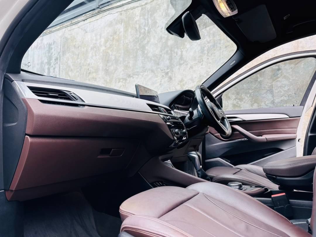 2018 BMW X1 F48 สีขาว (รูปที่ 9)