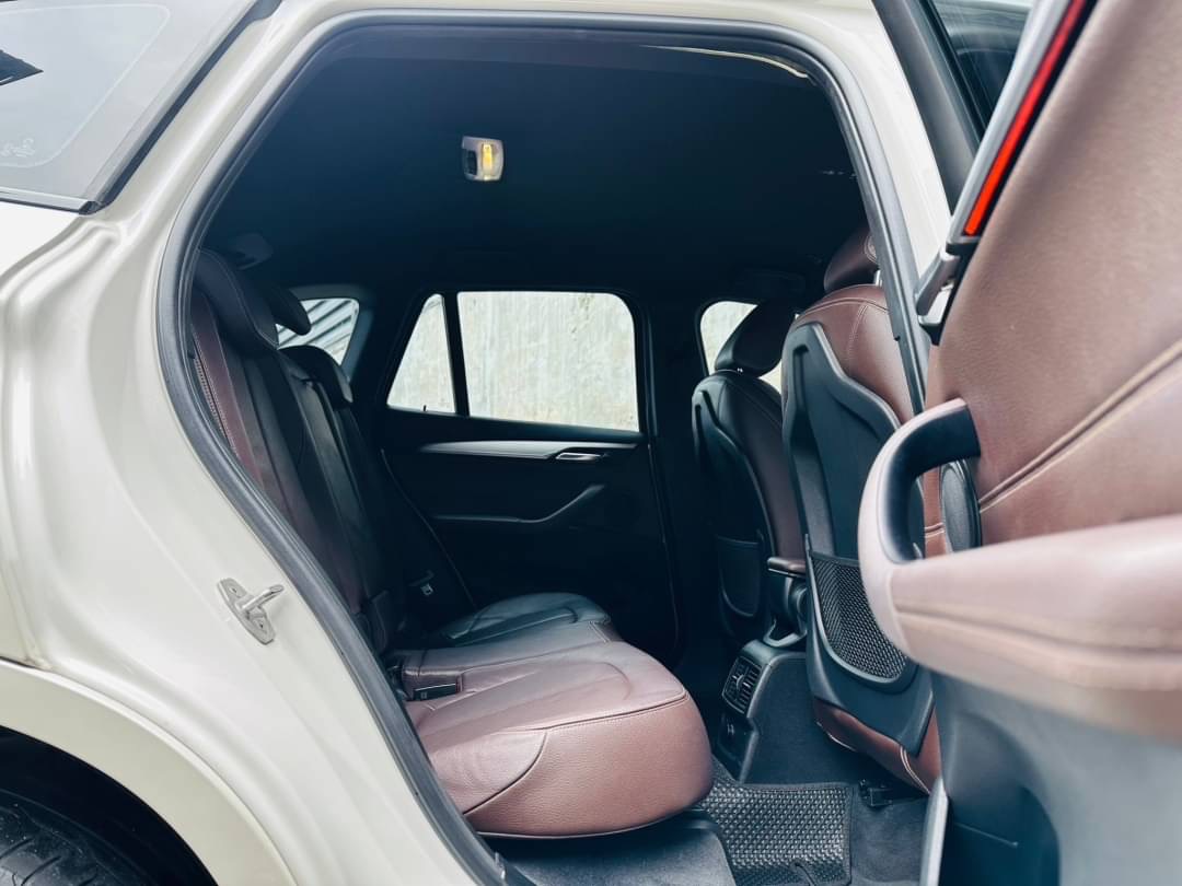 2018 BMW X1 F48 สีขาว (รูปที่ 11)