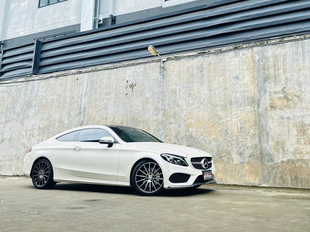2017 Mercedes-Benz C-Class C 250 Coupe AMG สีขาว (รูปที่ 3)