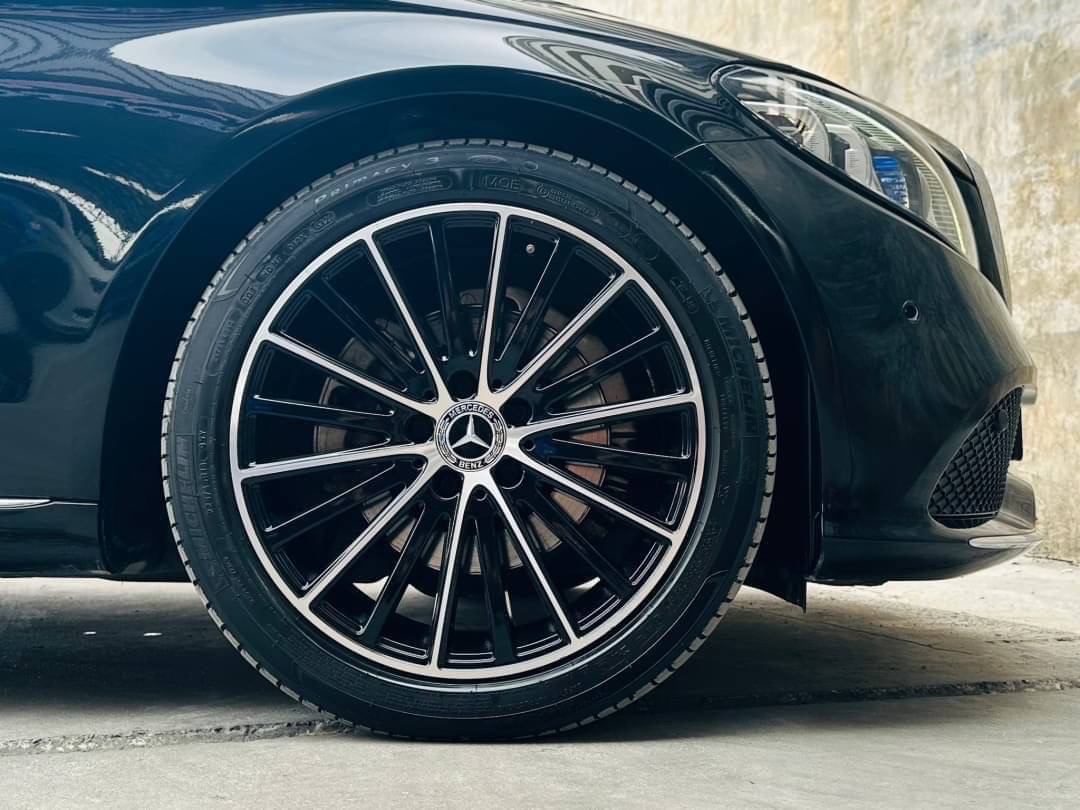2019 Mercedes-Benz C-Class C 220 d สีดำ (รูปที่ 4)