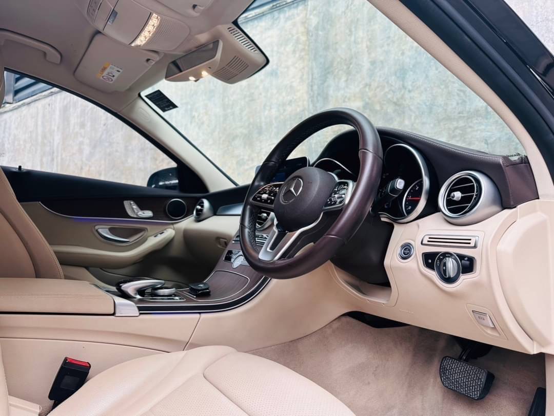 2019 Mercedes-Benz C-Class C 220 d สีดำ (รูปที่ 5)