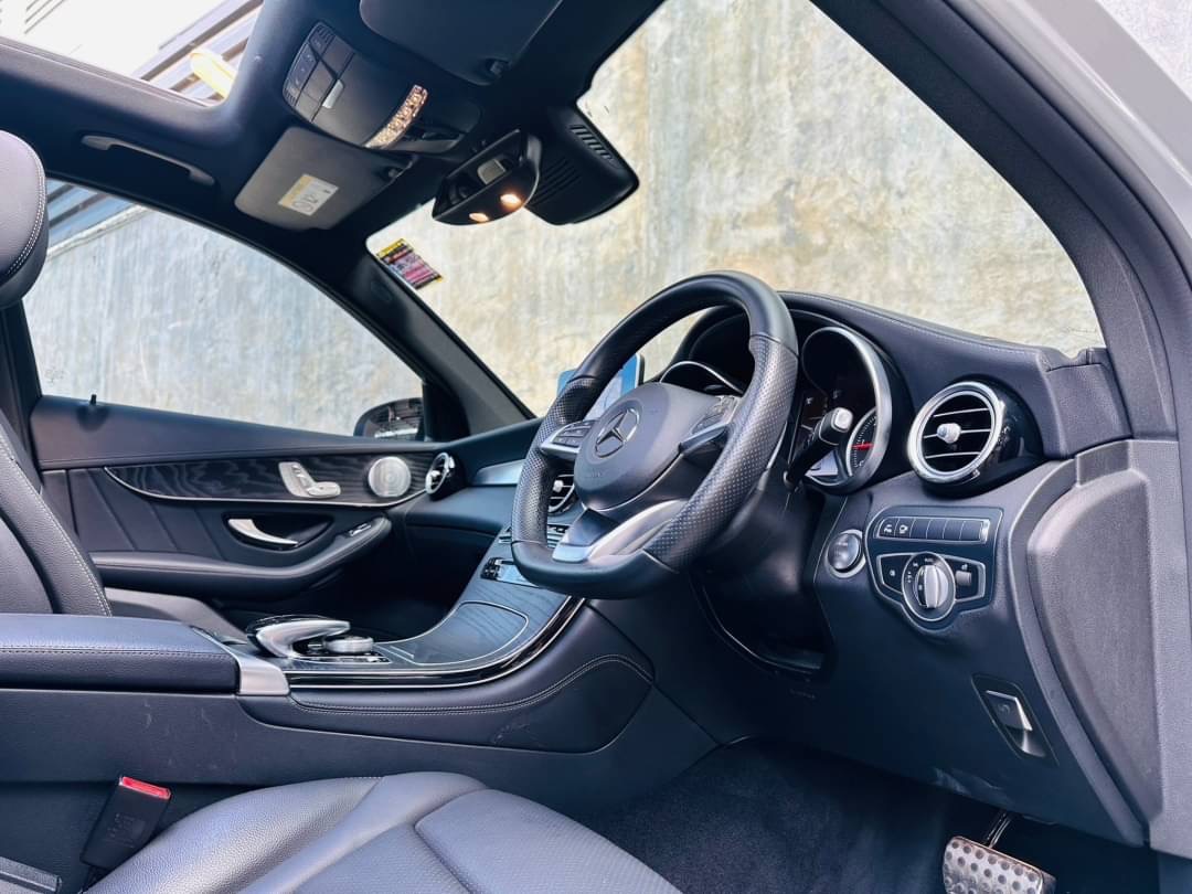 2019 Mercedes-Benz GLC-Class GLC 250 d สีเงิน (รูปที่ 8)