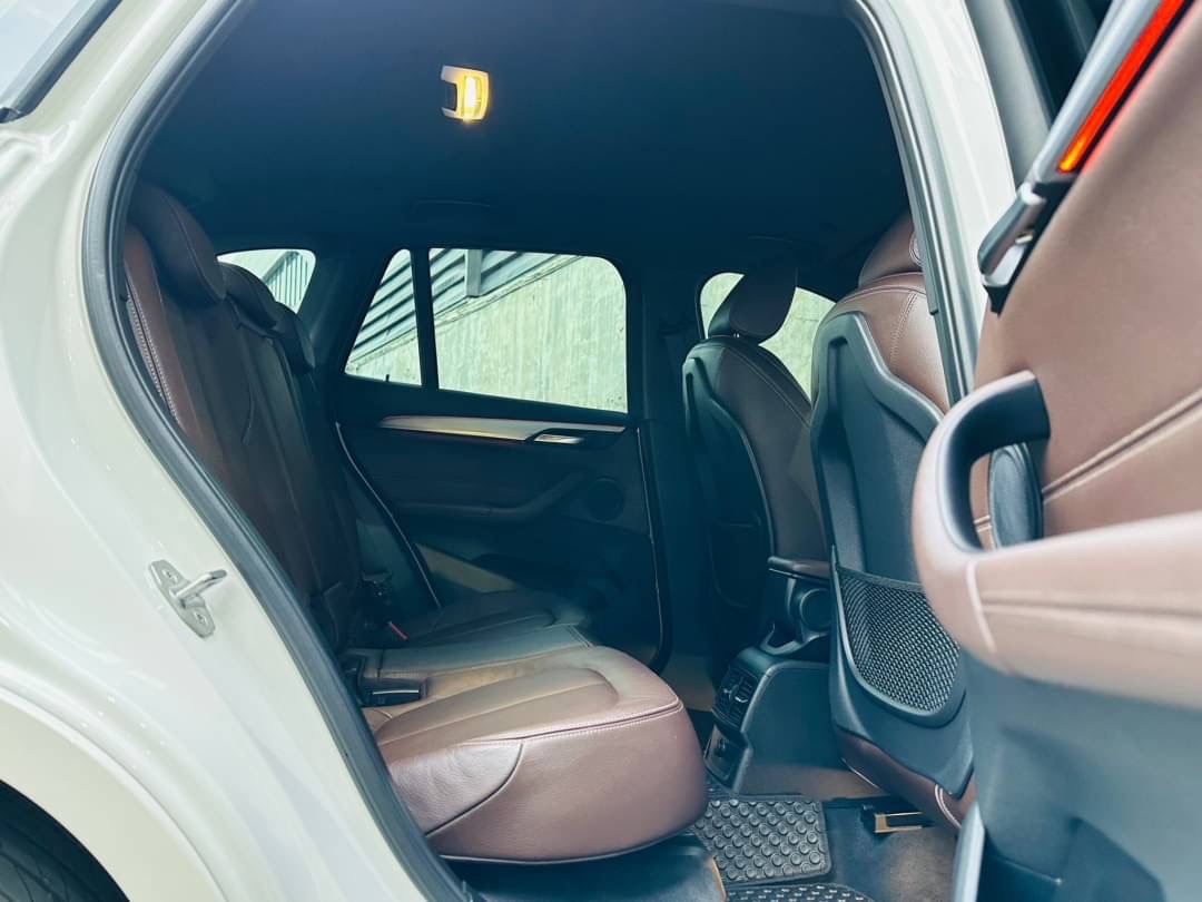 2019 BMW X1 F48 สีขาว (รูปที่ 11)