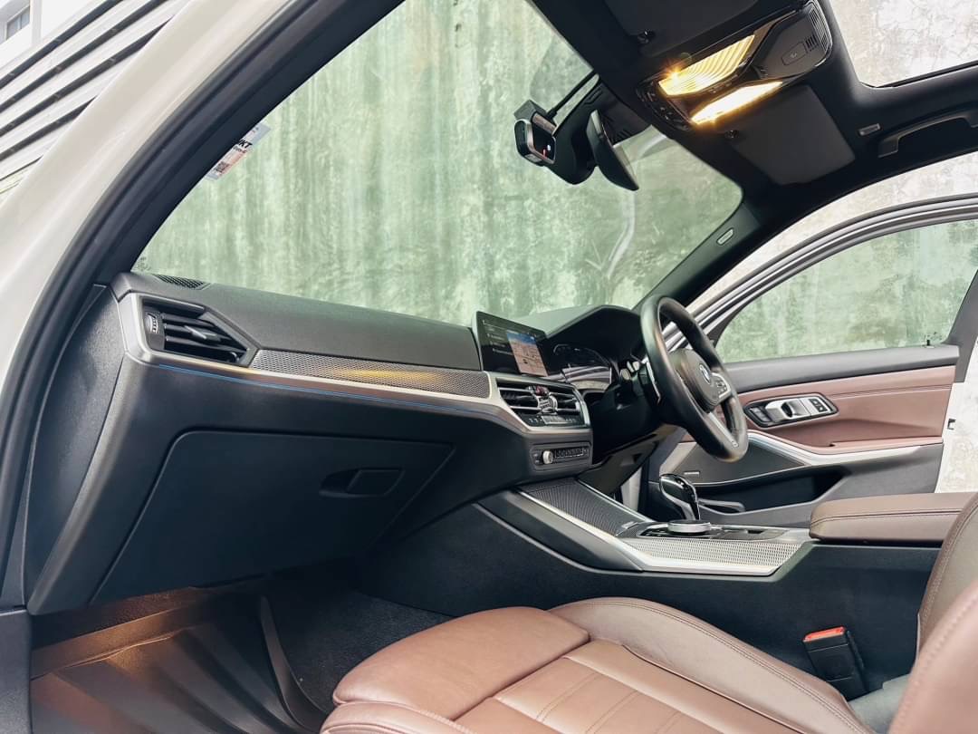 2021 BMW 330e M Sport Plug-in Hybrid โฉม G20 สีขาว (รูปที่ 9)