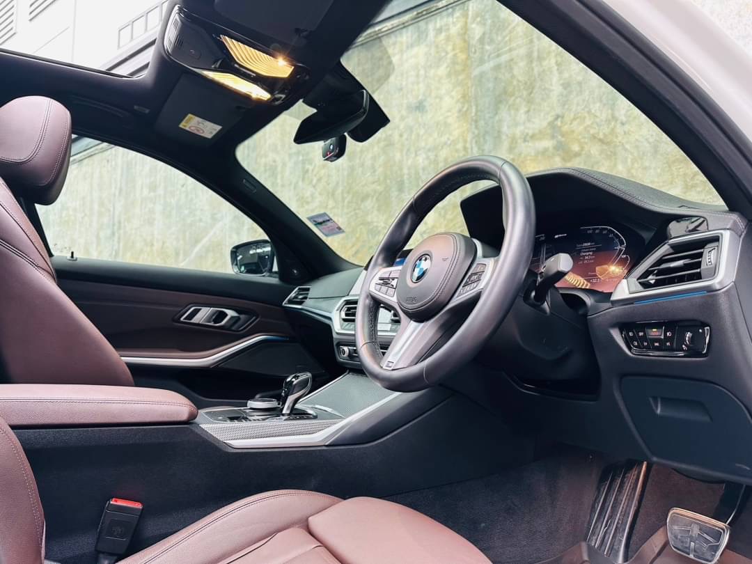 2021 BMW 330e M Sport Plug-in Hybrid โฉม G20 สีขาว (รูปที่ 3)