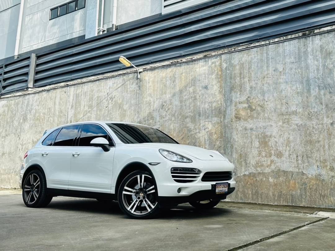 2012 Porsche Cayenne สีขาว (รูปที่ 2)