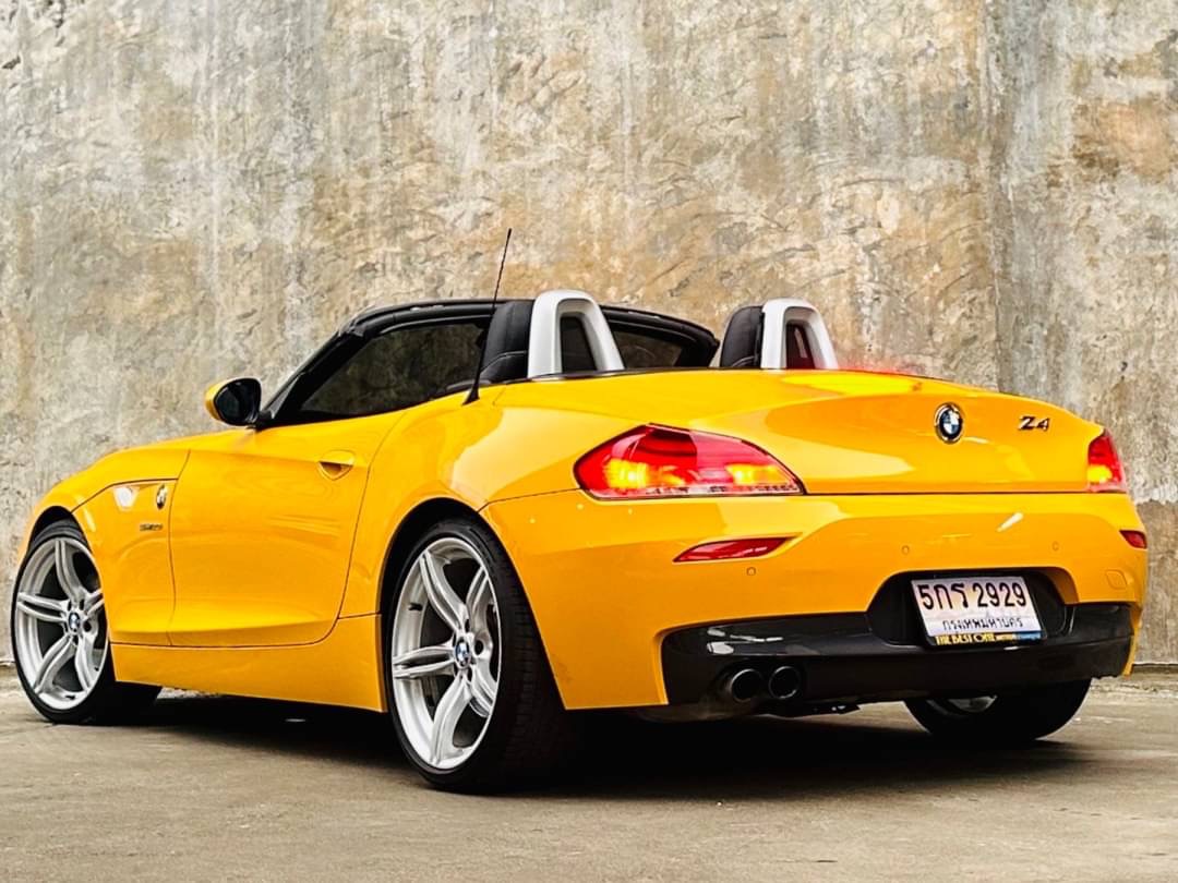 2011 BMW Z4 E89 สีเหลือง