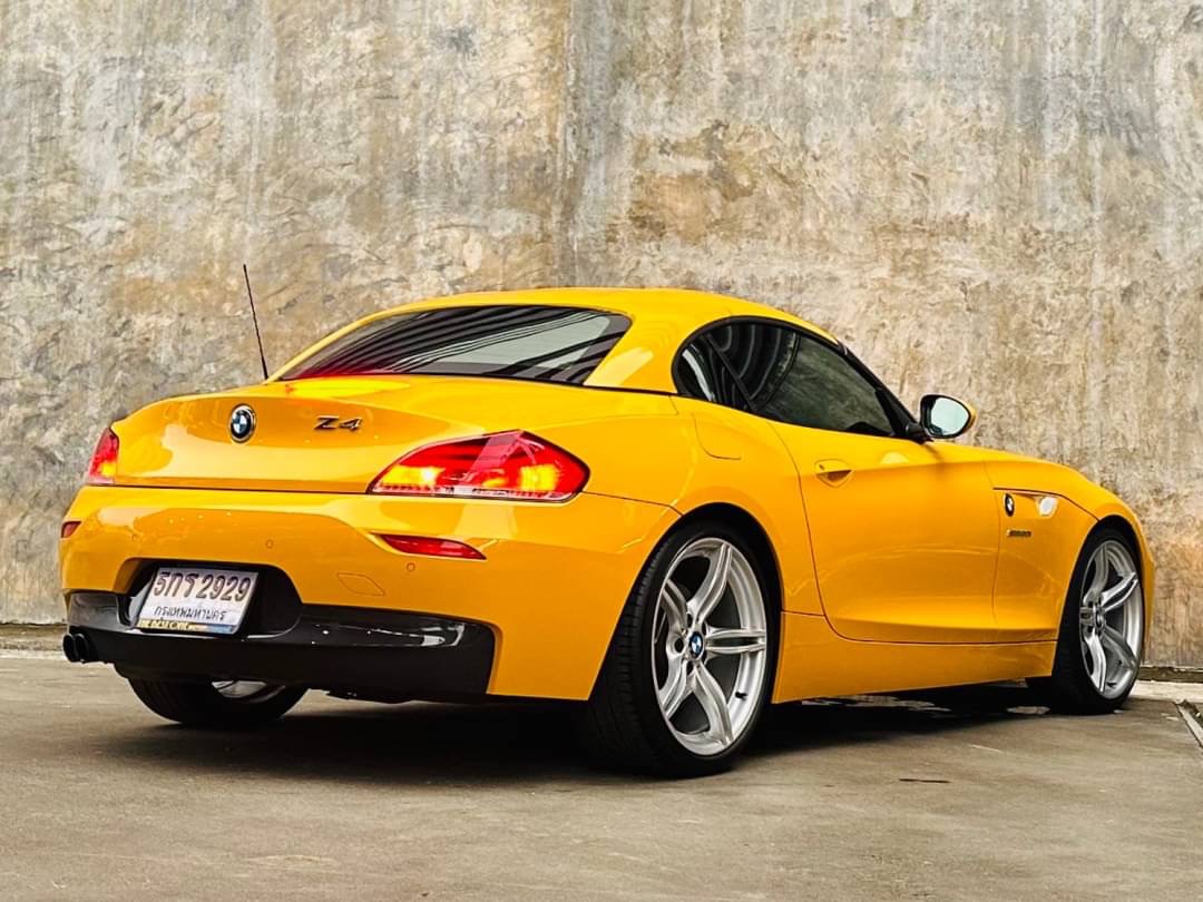 2011 BMW Z4 E89 สีเหลือง