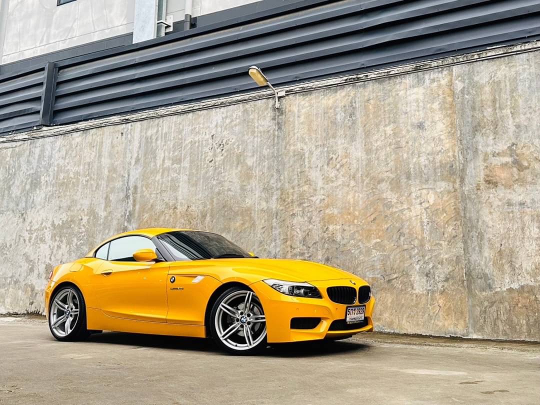 2011 BMW Z4 E89 สีเหลือง