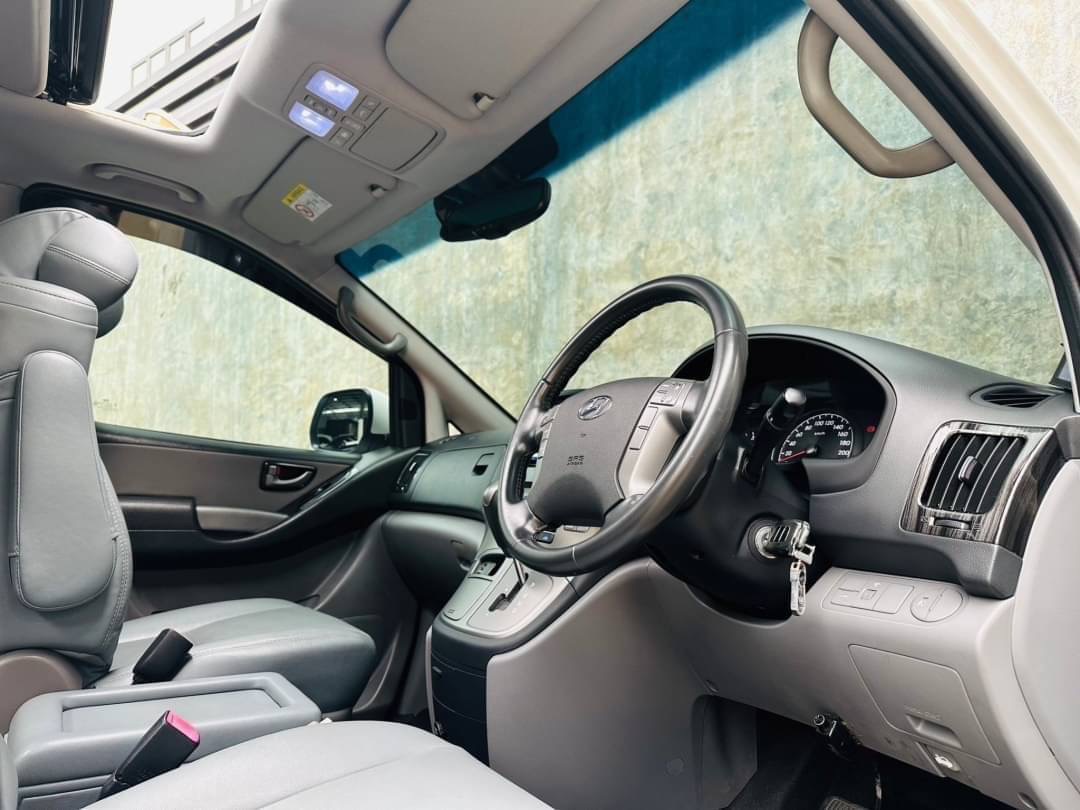 2019 Hyundai H-1 สีขาว (รูปที่ 3)