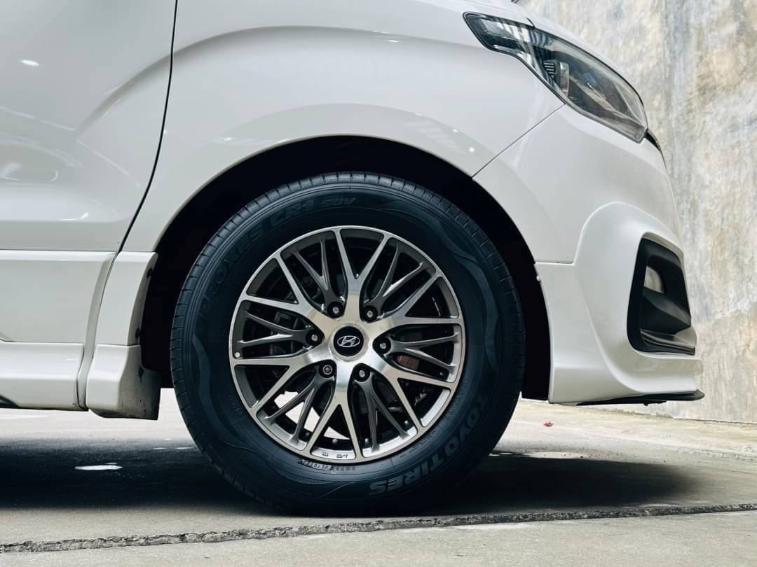 2019 Hyundai H-1 สีขาว (รูปที่ 4)