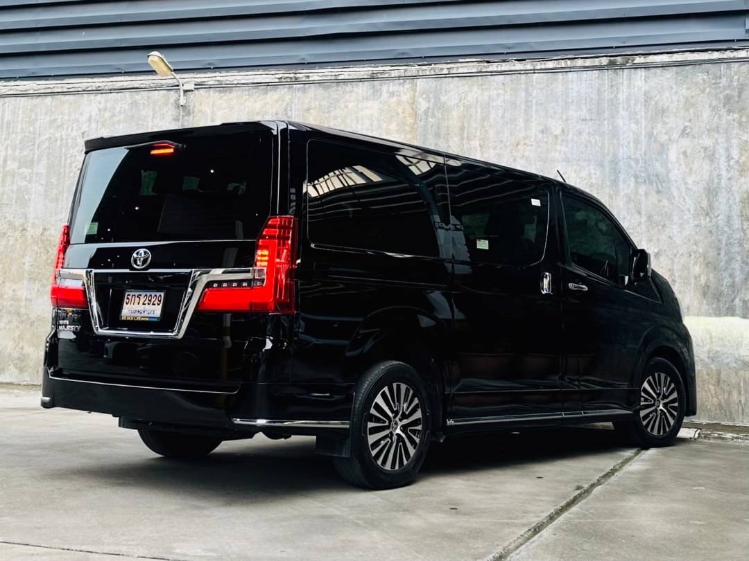 2020 Toyota Majesty สีดำ (รูปที่ 3)